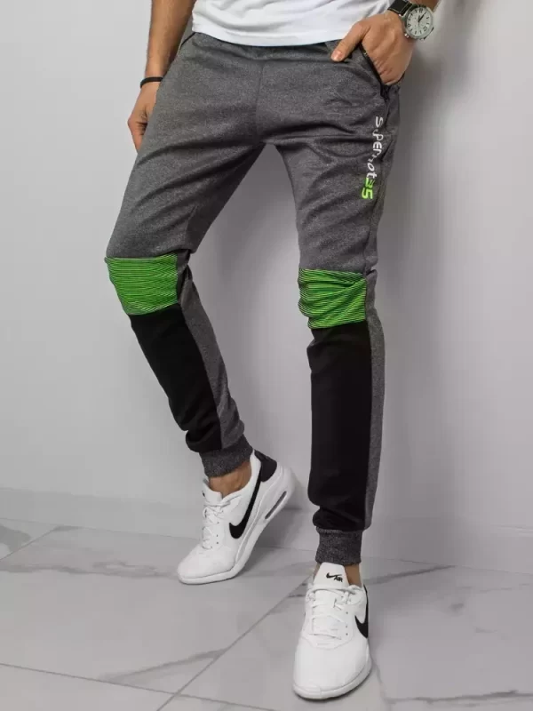 Pánske tepláky v štýlovom prevedení.