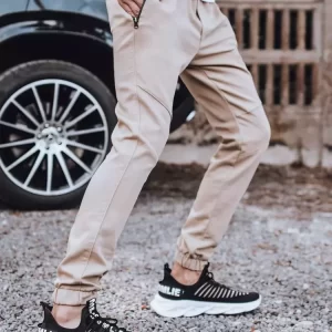Trendové pánske jogger tepláky.