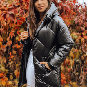 Krásna čierna bunda