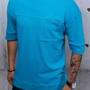 Pekné svetlo-modré tričko