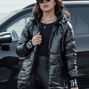 Dámska čierna prešívaná bunda s kapucňou Fashion Chic