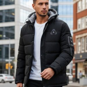 Trendy zimná bunda s kapucňou čierna