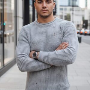 Pletený pánsky sveter s dierami - svetlošedý