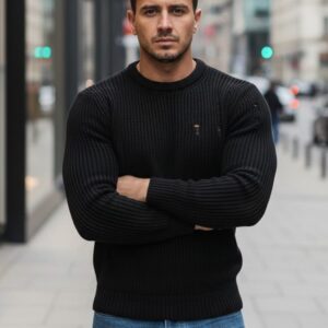 Pletený pánsky sveter s dierami - čierny